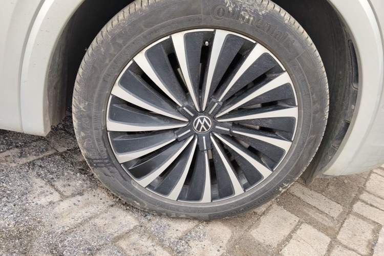 Used Volkswagen Viloran 2020 380TSI Prestige Edition Right Front Wheel Hub