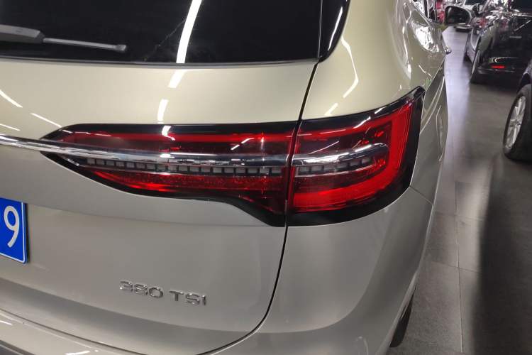 Used Volkswagen Viloran 2020 380TSI Prestige Edition Right Rear Taillight