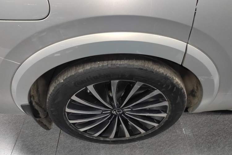 Used Volkswagen Viloran 2020 380TSI Prestige Edition Right Rear Wheel Hub