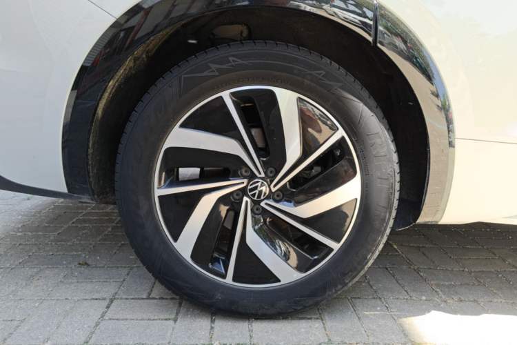 Used Volkswagen Viloran 2020 330TSI Luxury Edition Right Rear Wheel Hub