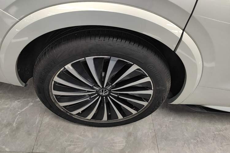 Used Volkswagen Viloran 2020 380TSI Flagship Edition Right Rear Wheel Hub