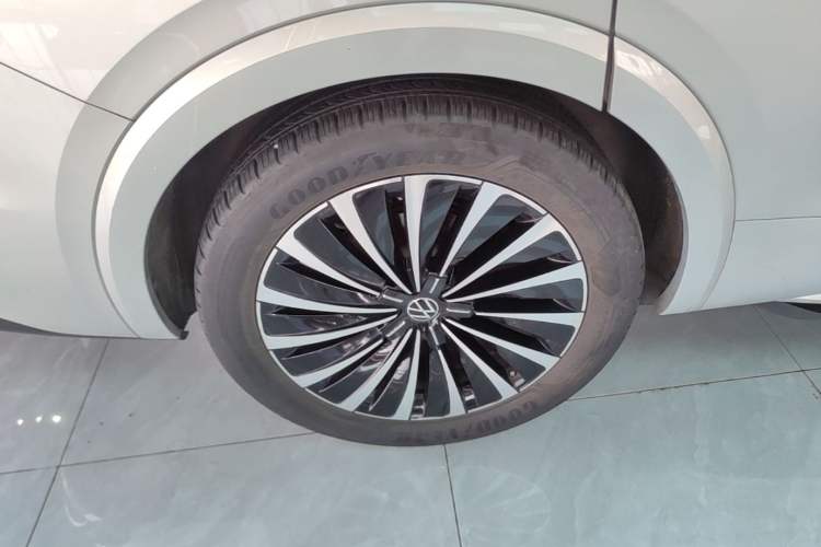 Used Volkswagen Viloran 2020 380TSI Prestige Edition Right Rear Wheel Hub