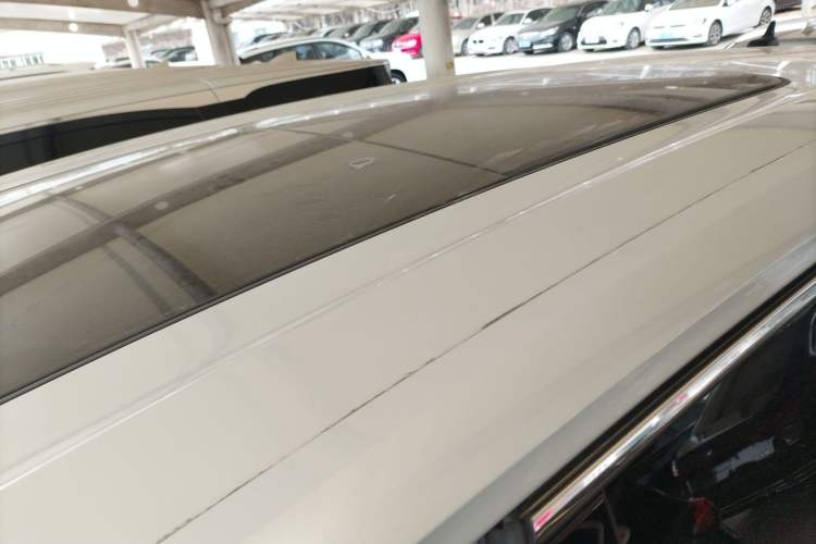 Used Volkswagen Viloran 2020 330TSI Luxury Edition Roof