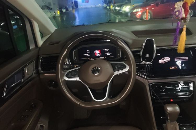 Used Volkswagen Viloran 2020 330TSI Luxury Edition Steering Wheel