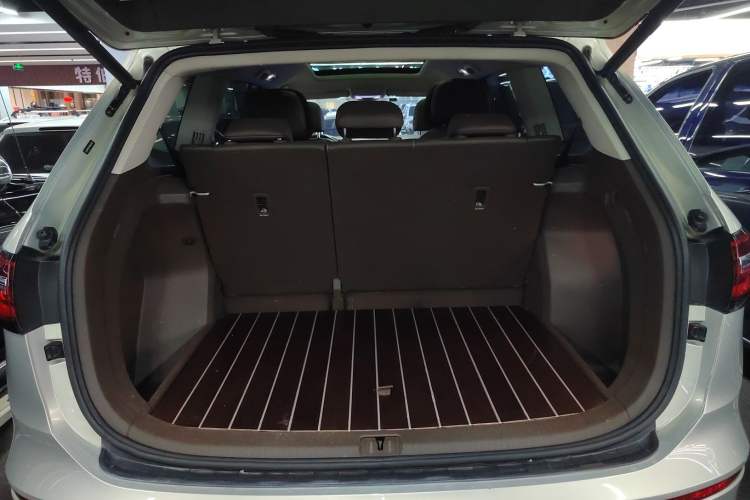 Used Volkswagen Viloran 2020 380TSI Prestige Edition Trunk