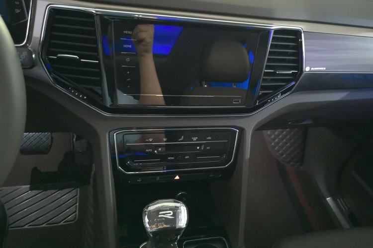 Used Volkswagen Viloran 2020 330TSI Business Edition Audio And AC Panel