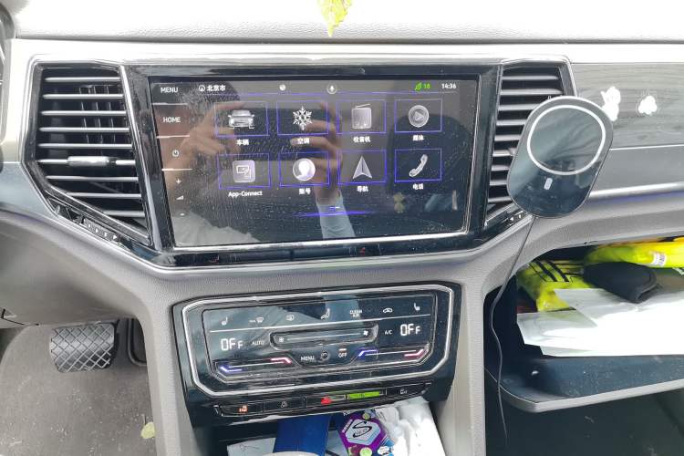 Used Volkswagen Viloran 2020 380TSI Prestige Edition Audio And AC Panel