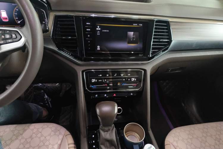 Used Volkswagen Viloran 2020 330TSI Business Edition Audio And AC Panel