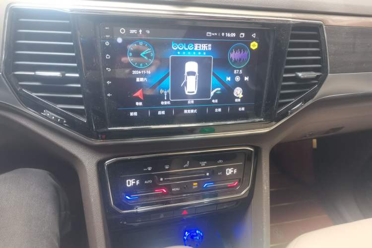 Used Volkswagen Viloran 2020 330TSI Business Edition Audio And AC Panel