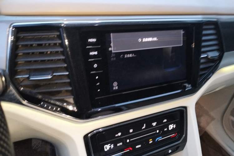 Used Volkswagen Viloran 2020 330TSI Business Edition Audio And AC Panel