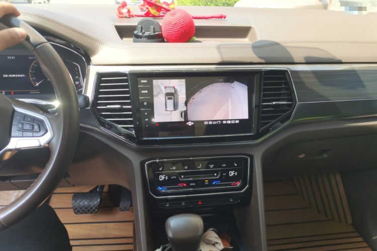 Used Volkswagen Viloran 2020 330TSI Luxury Edition Audio And AC Panel