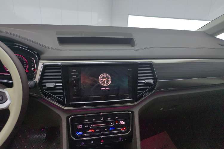 Used Volkswagen Viloran 2020 330TSI Business Edition Audio And AC Panel
