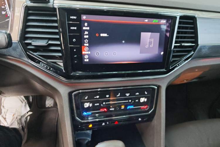 Used Volkswagen Viloran 2020 380TSI Prestige Edition Audio And AC Panel