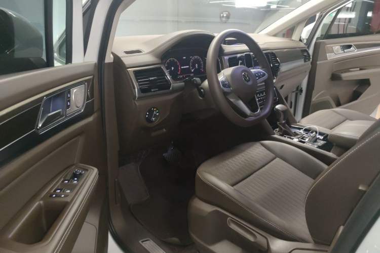 Used Volkswagen Viloran 2020 330TSI Business Edition Driver Seat