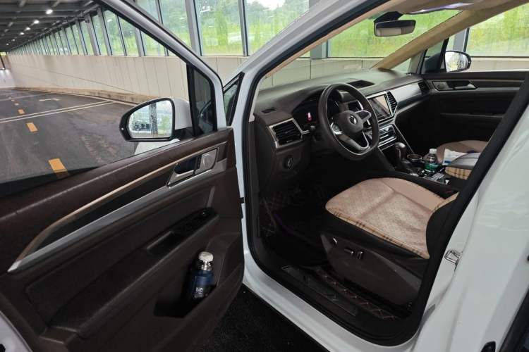 Used Volkswagen Viloran 2020 330TSI Business Edition Driver Seat