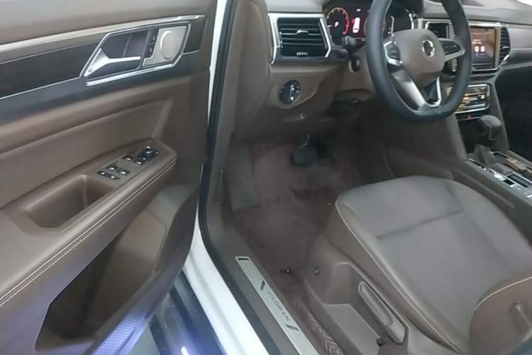 Used Volkswagen Viloran 2020 330TSI Business Edition Driver Seat