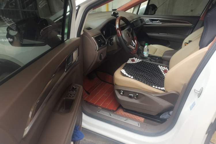 Used Volkswagen Viloran 2020 330TSI Business Edition Driver Seat