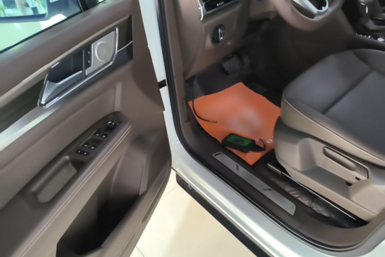 Used Volkswagen Viloran 2020 330TSI Business Edition Driver Seat