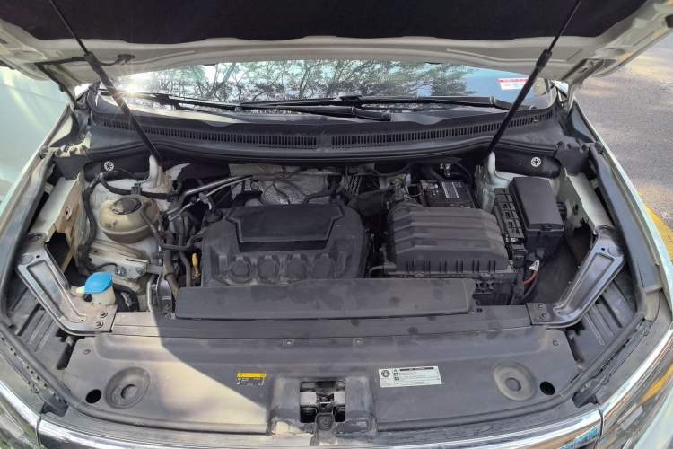Used Volkswagen Viloran 2020 330TSI Luxury Edition Engine Bay