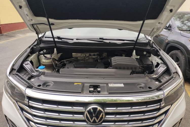 Used Volkswagen Viloran 2020 380TSI Prestige Edition Engine Bay