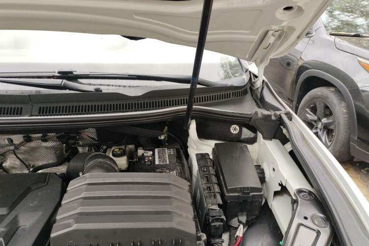 Used Volkswagen Viloran 2020 380TSI Prestige Edition Engine Bay Left
