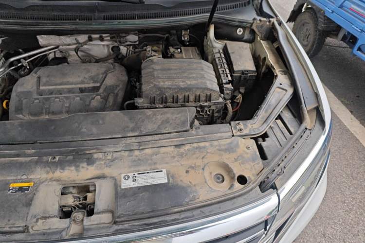 Used Volkswagen Viloran 2020 330TSI Luxury Edition Engine Bay Left