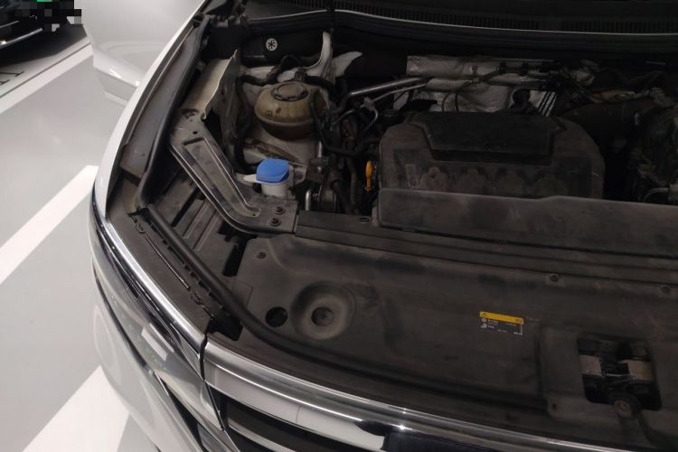 Used Volkswagen Viloran 2020 330TSI Business Edition Engine Bay Right