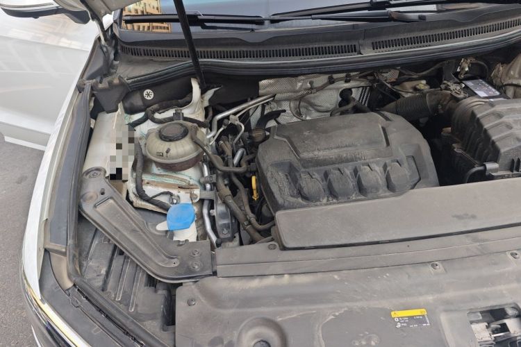 Used Volkswagen Viloran 2020 330TSI Business Edition Engine Bay Right