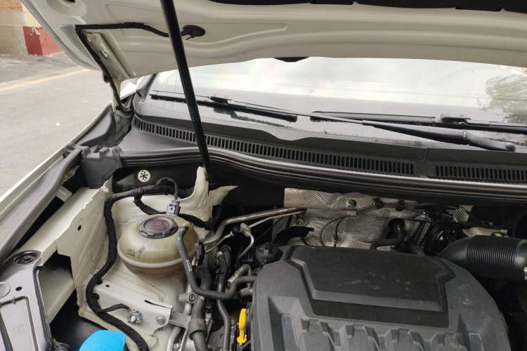 Used Volkswagen Viloran 2020 380TSI Prestige Edition Engine Bay Right