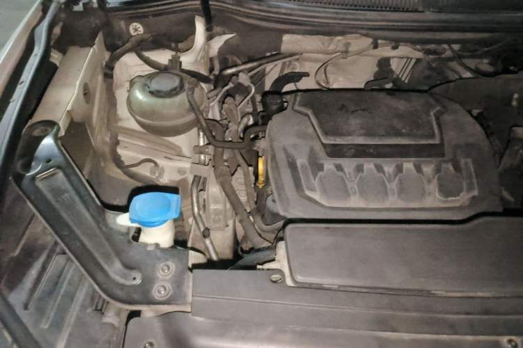 Used Volkswagen Viloran 2020 330TSI Luxury Edition Engine Bay Right