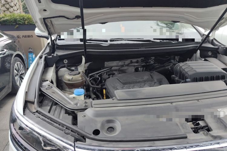 Used Volkswagen Viloran 2020 330TSI Business Edition Engine Bay Right
