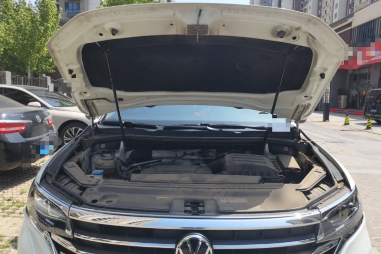Used Volkswagen Viloran 2020 330TSI Luxury Edition Engine Bay