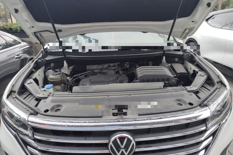 Used Volkswagen Viloran 2020 330TSI Business Edition Engine Bay