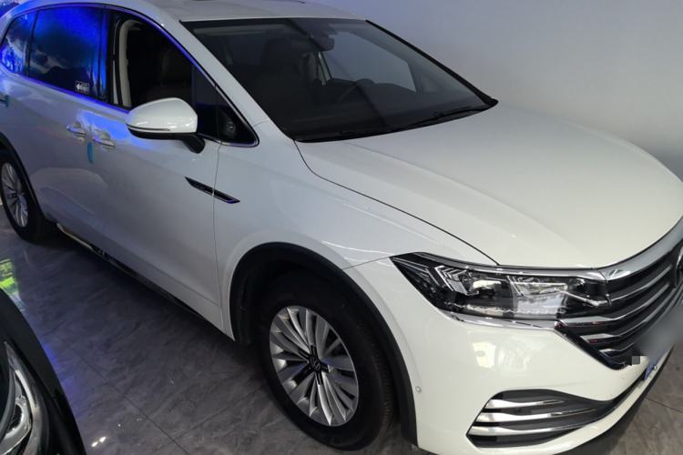 Used Volkswagen Viloran 2020 330TSI Business Edition Exterior 2