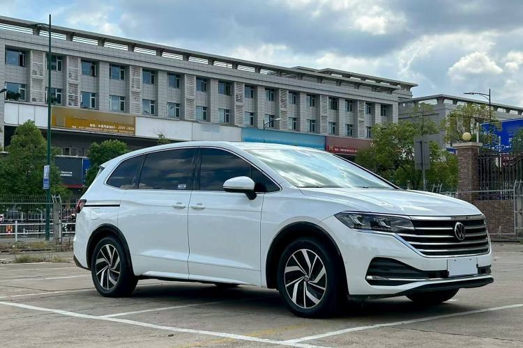 Used Volkswagen Viloran 2020 330TSI Luxury Edition Exterior 2