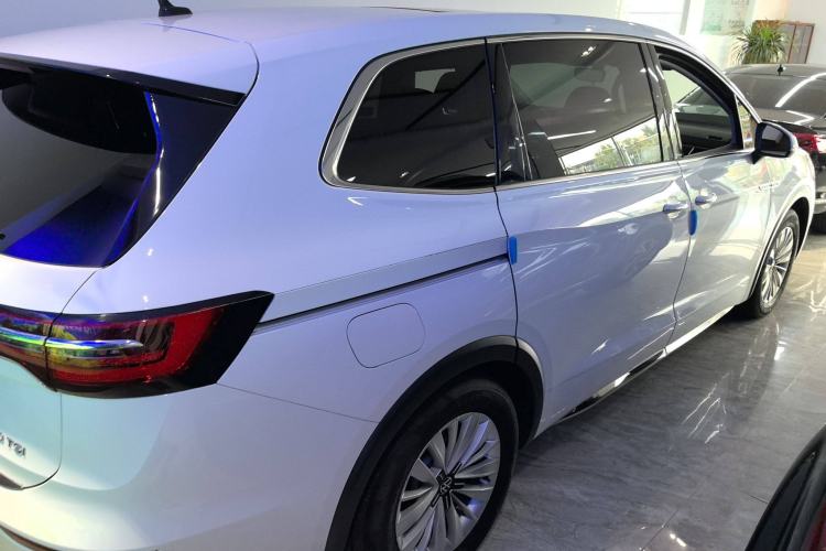 Used Volkswagen Viloran 2020 330TSI Business Edition Exterior 3