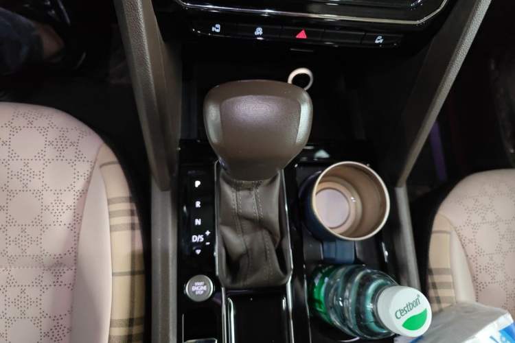 Used Volkswagen Viloran 2020 330TSI Business Edition Gear Lever