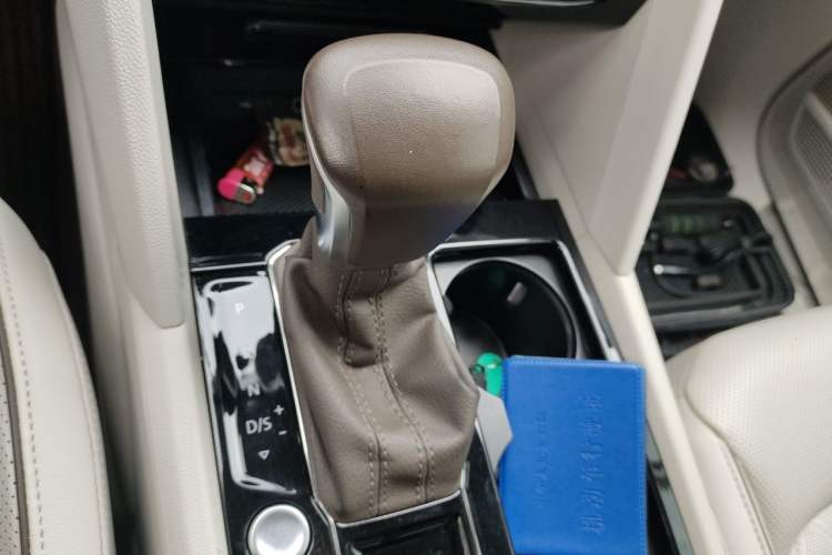 Used Volkswagen Viloran 2020 380TSI Prestige Edition Gear Lever