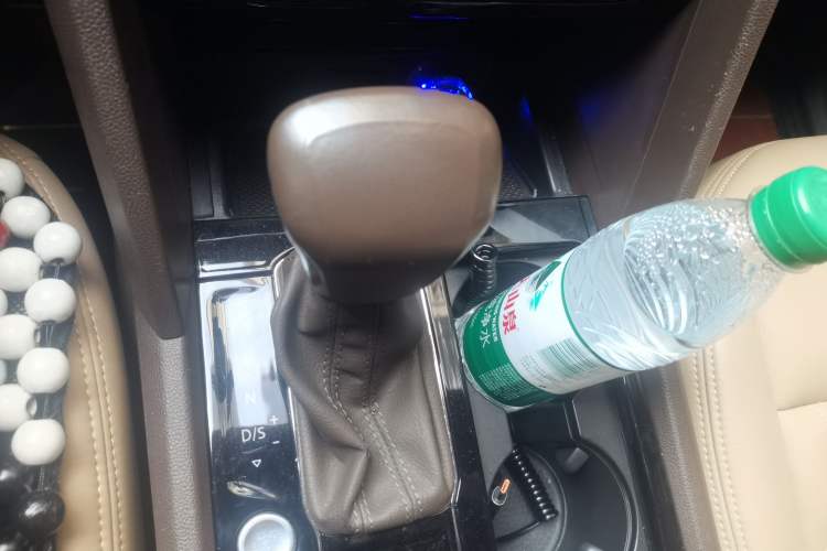 Used Volkswagen Viloran 2020 330TSI Business Edition Gear Lever