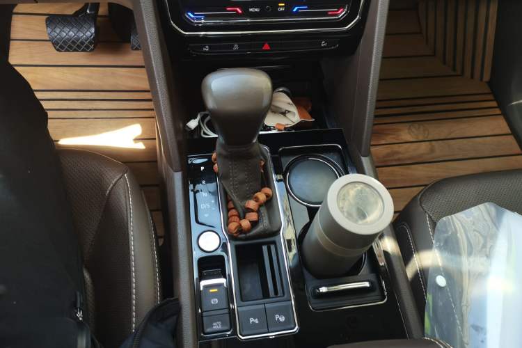 Used Volkswagen Viloran 2020 330TSI Luxury Edition Gear Lever