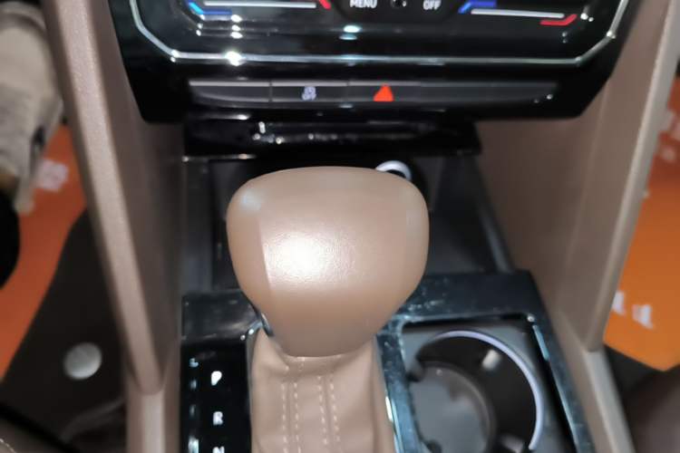 Used Volkswagen Viloran 2020 330TSI Business Edition Gear Lever