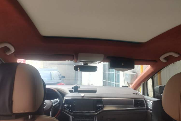 Used Volkswagen Viloran 2020 330TSI Business Edition Headliner