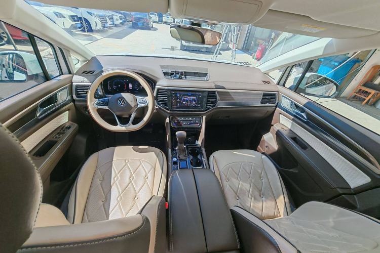 Used Volkswagen Viloran 2020 330TSI Business Edition Interior 1