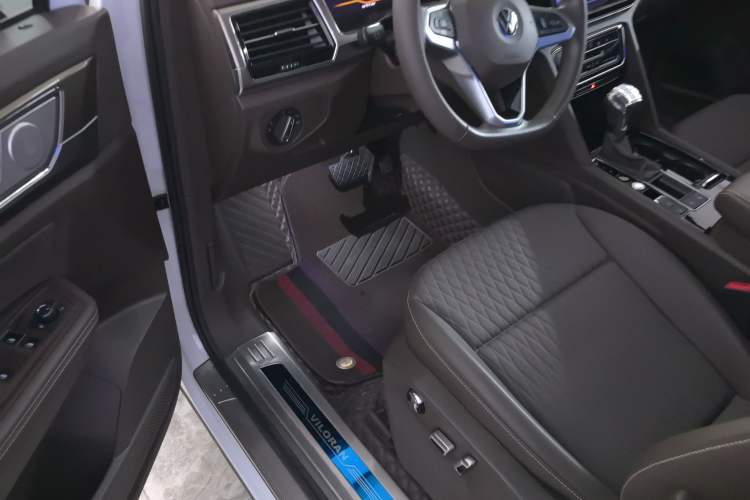 Used Volkswagen Viloran 2020 330TSI Business Edition Interior 2
