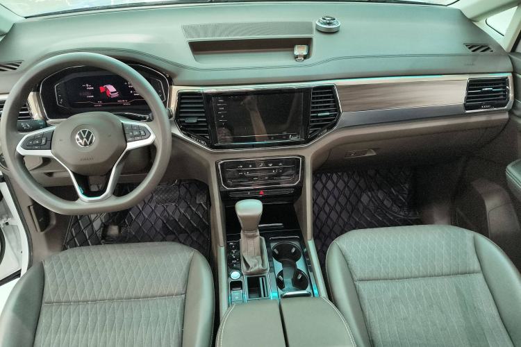 Used Volkswagen Viloran 2020 330TSI Business Edition Interior 3