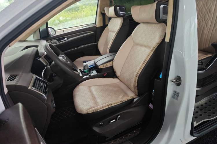 Used Volkswagen Viloran 2020 330TSI Business Edition Left Front Seat
