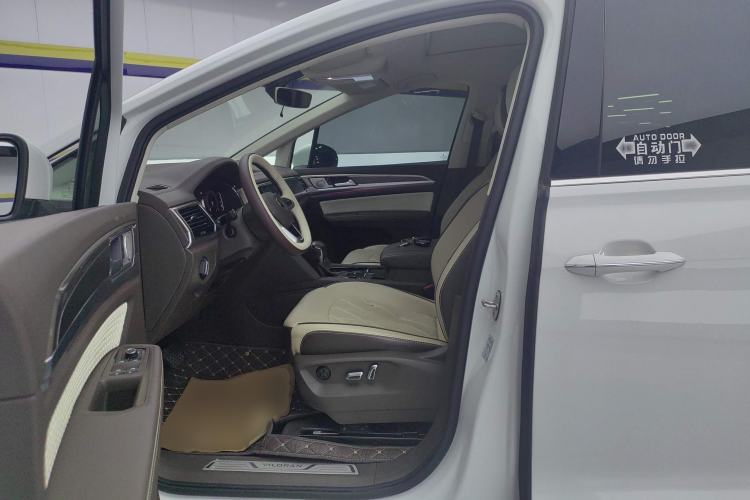 Used Volkswagen Viloran 2020 330TSI Business Edition Left Front Seat