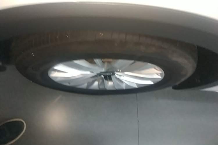 Used Volkswagen Viloran 2020 330TSI Business Edition Left Front Wheel Hub