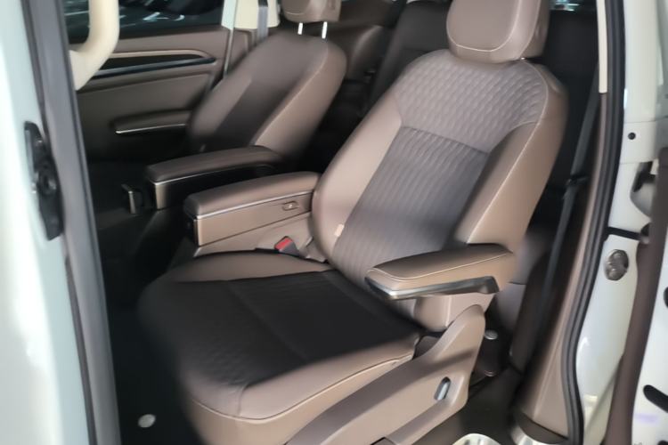 Used Volkswagen Viloran 2020 330TSI Business Edition Left Rear Seat