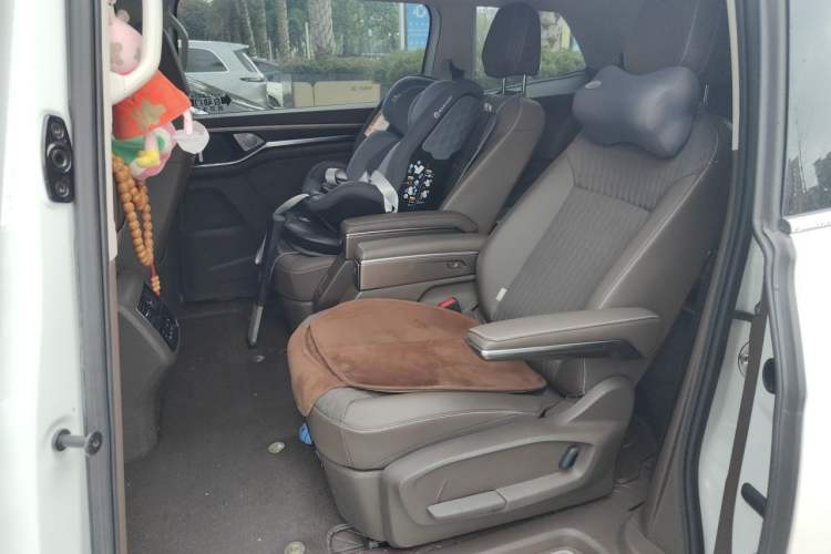 Used Volkswagen Viloran 2020 330TSI Business Edition Left Rear Seat